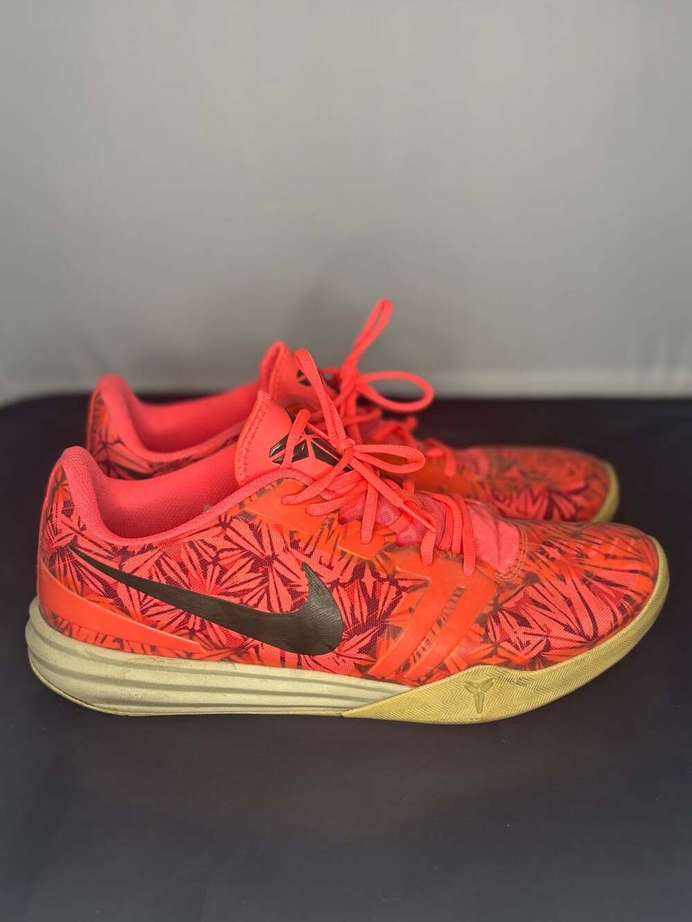 Nike Kobe Mentality Size 13 Hot Lava Basketball Shoes Sneakers